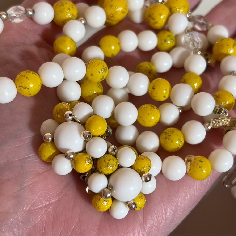 Vintage 1940 50 yellow white Glass Japan double strand Necklace earrings set